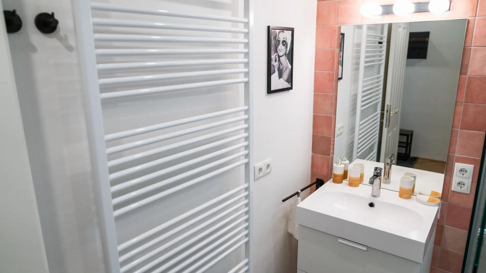 Vienna City: Live, Work, Play Apartment