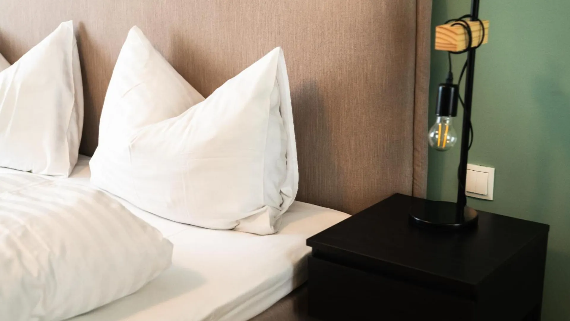 Apartment Vienna City: Live, Work, Play Austria